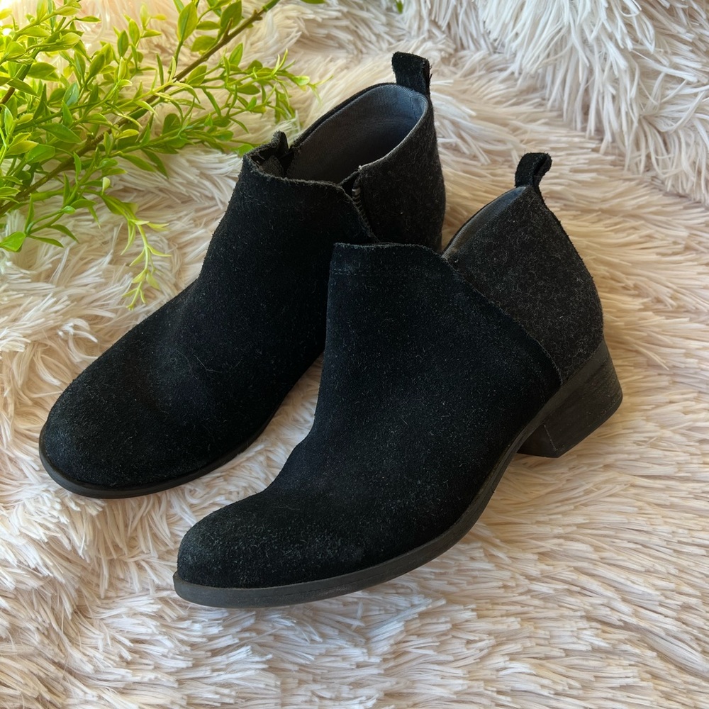 Toms black booties